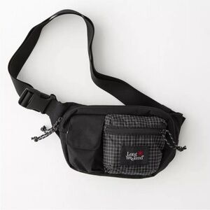 NWT Long Weekend Monterey Sling Camera Bag